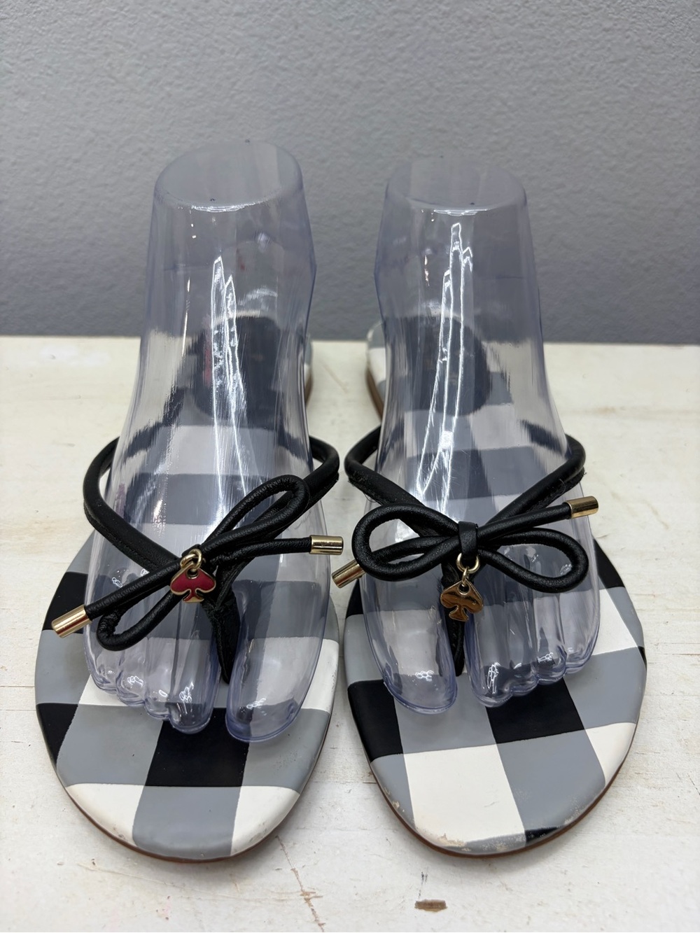 Kate Spade Black/White Mistic Thong Sandals Size 8.5 - Picture 4 of 8